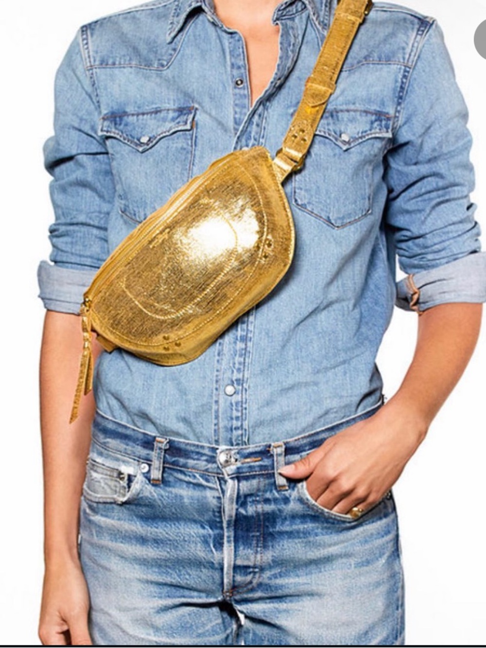Jérôme Dreyfuss Lino Banane Crossbody Belt Bag in gold / champagne lamé goatskin